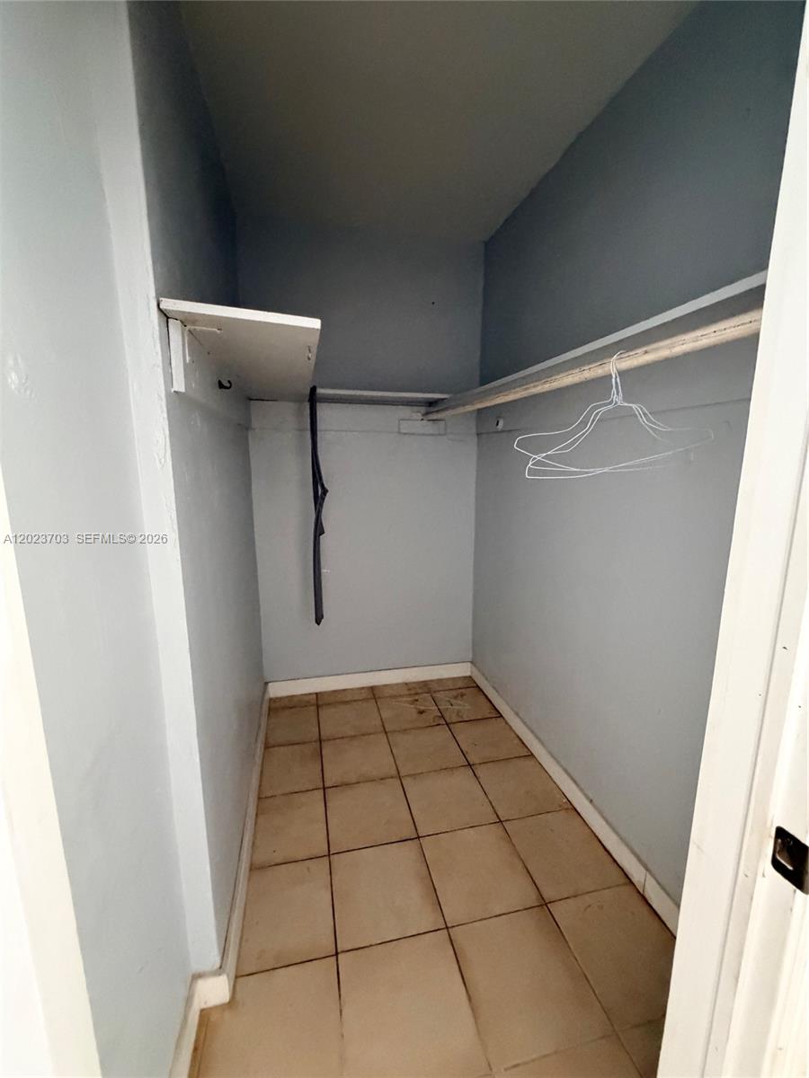 1233 Marseille Dr #5, Miami Beach FL 33141