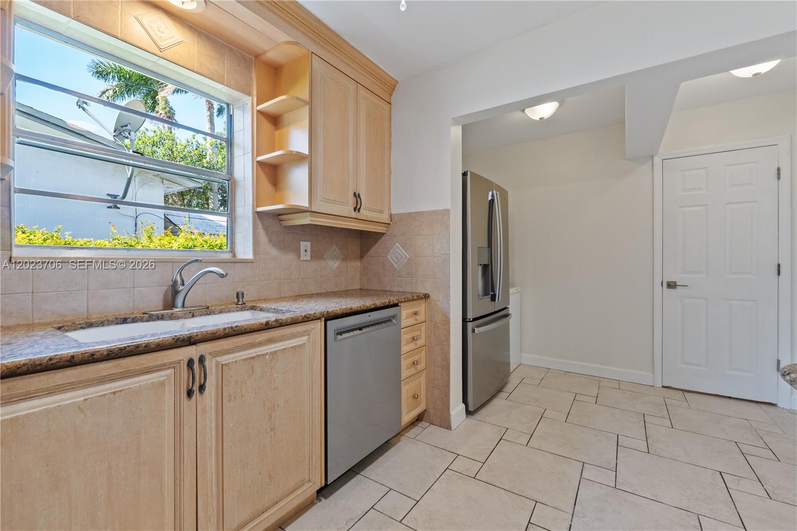232 SE 6th St, Dania Beach FL 33004