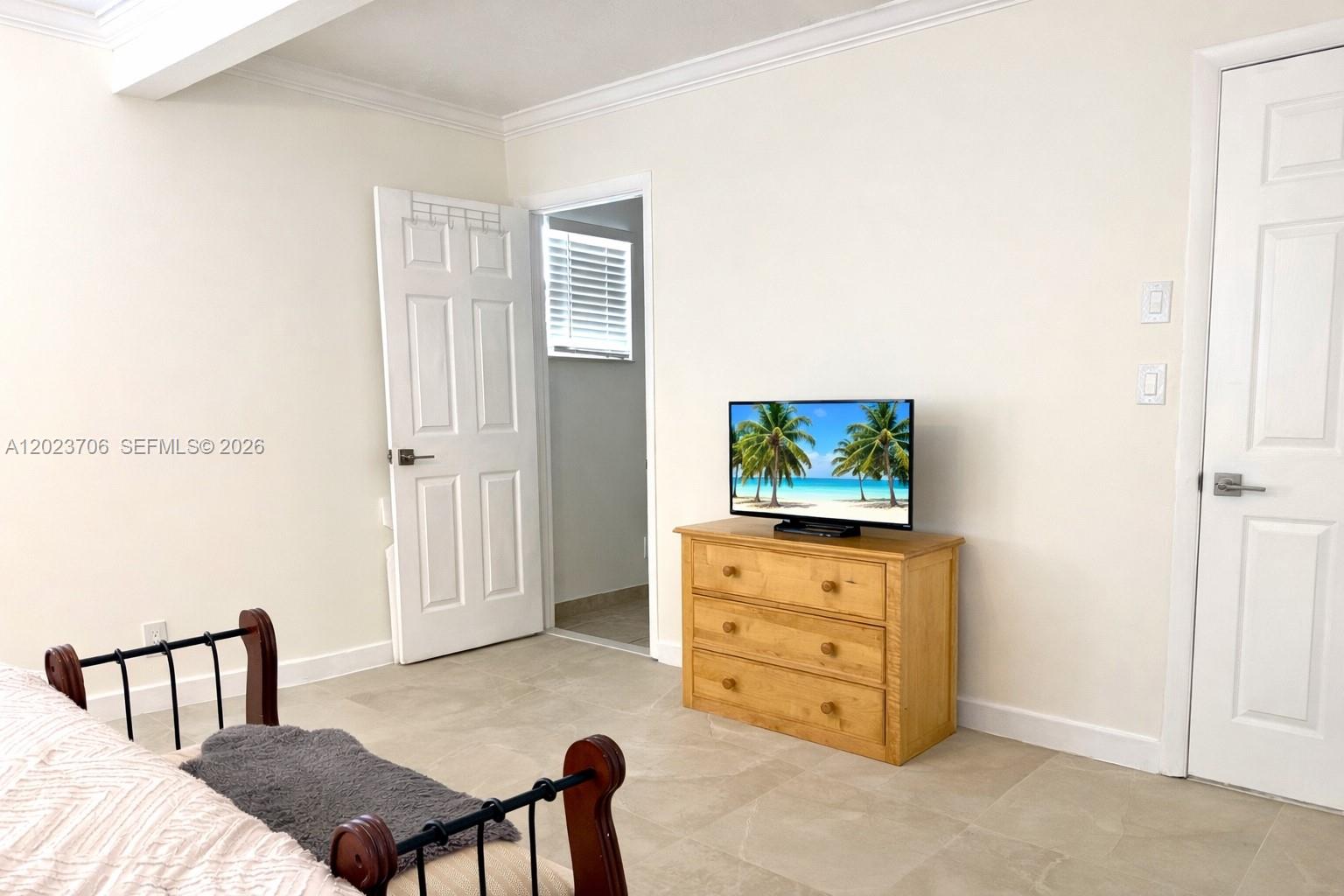 232 SE 6th St, Dania Beach FL 33004
