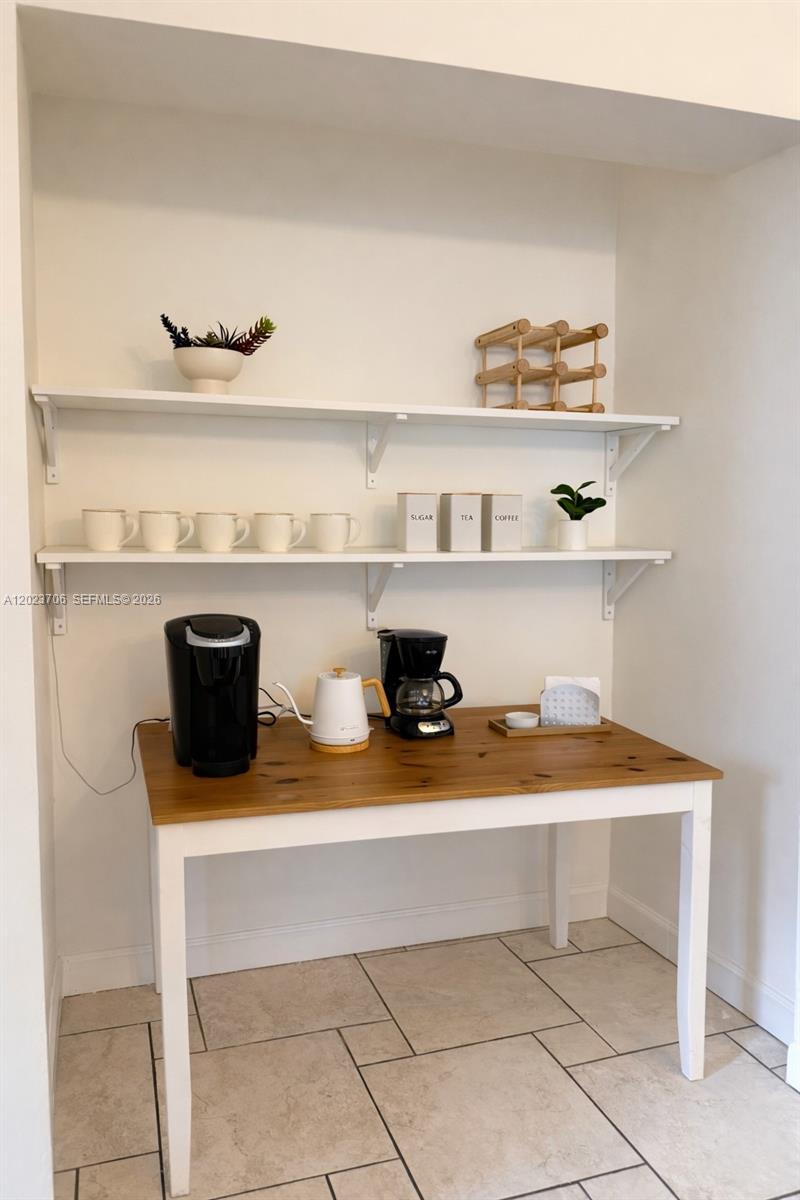 232 SE 6th St, Dania Beach FL 33004