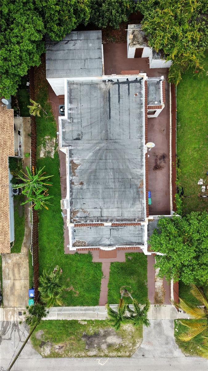 1727 NW 50th St, Miami FL 33142