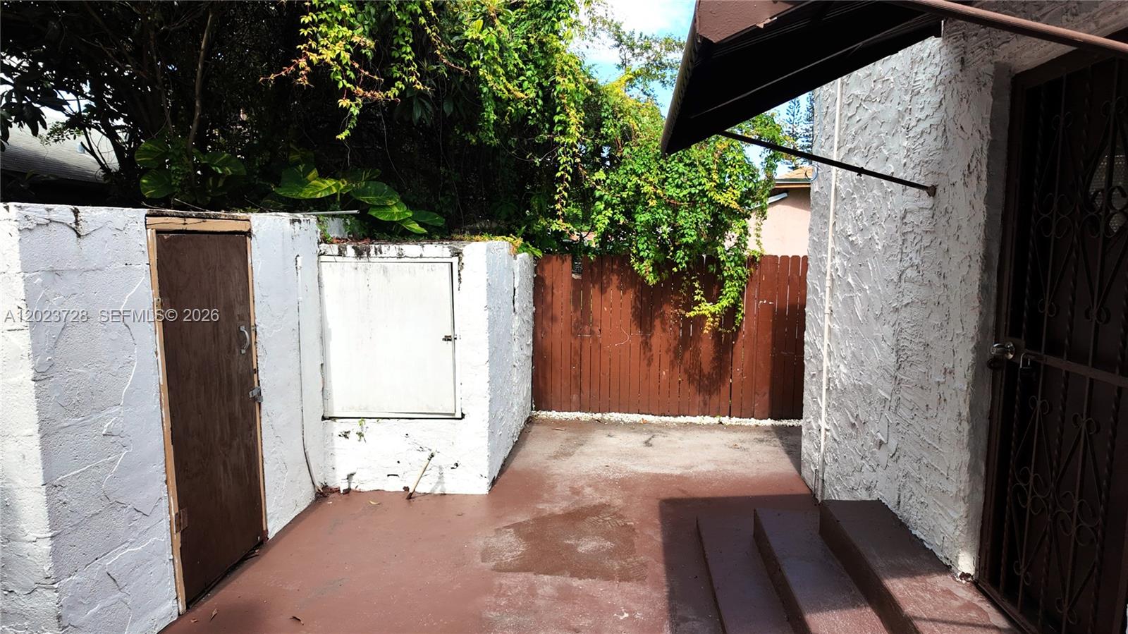 1727 NW 50th St, Miami FL 33142