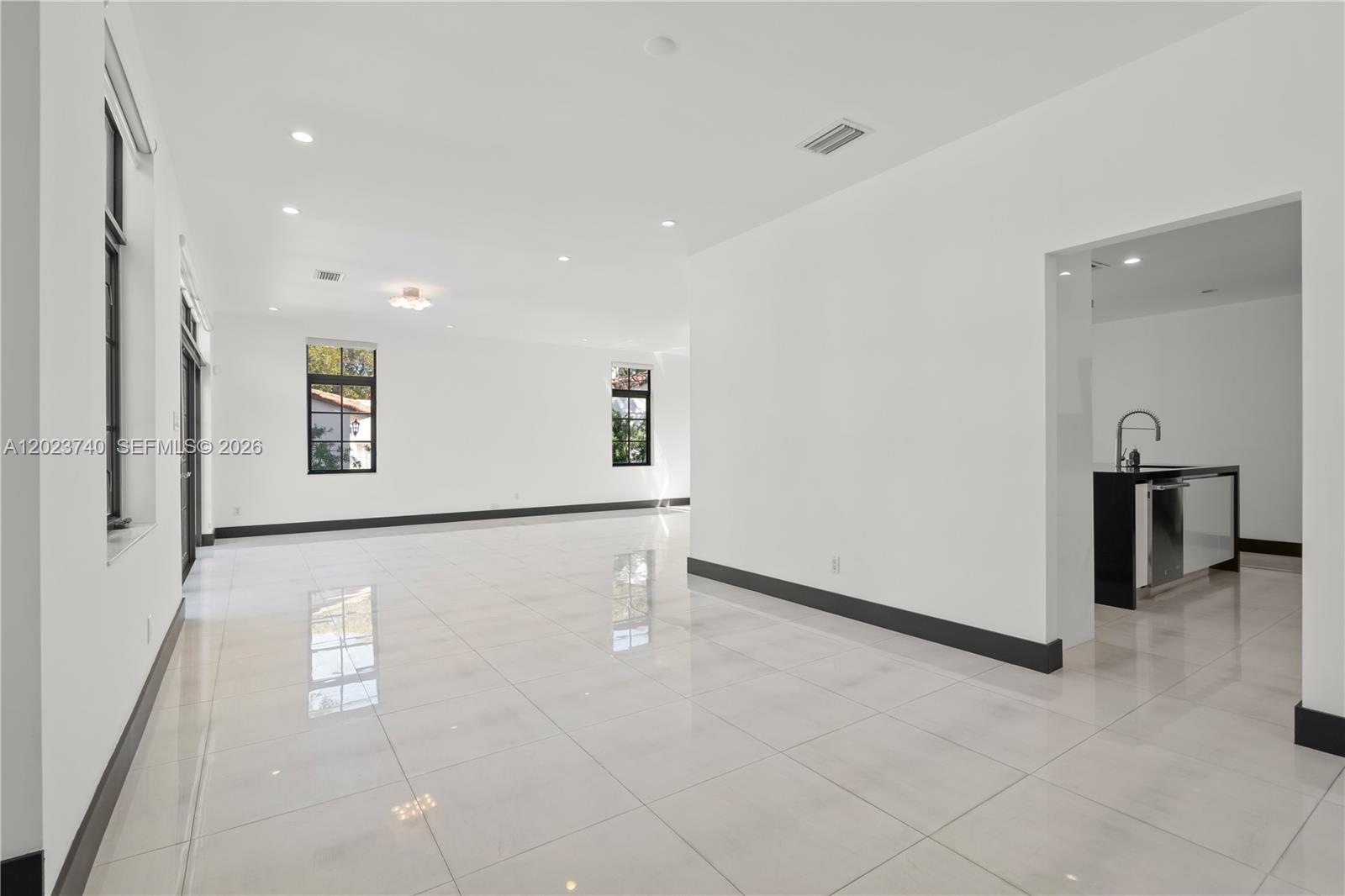 519 Alhambra Cir, Coral Gables FL 33134