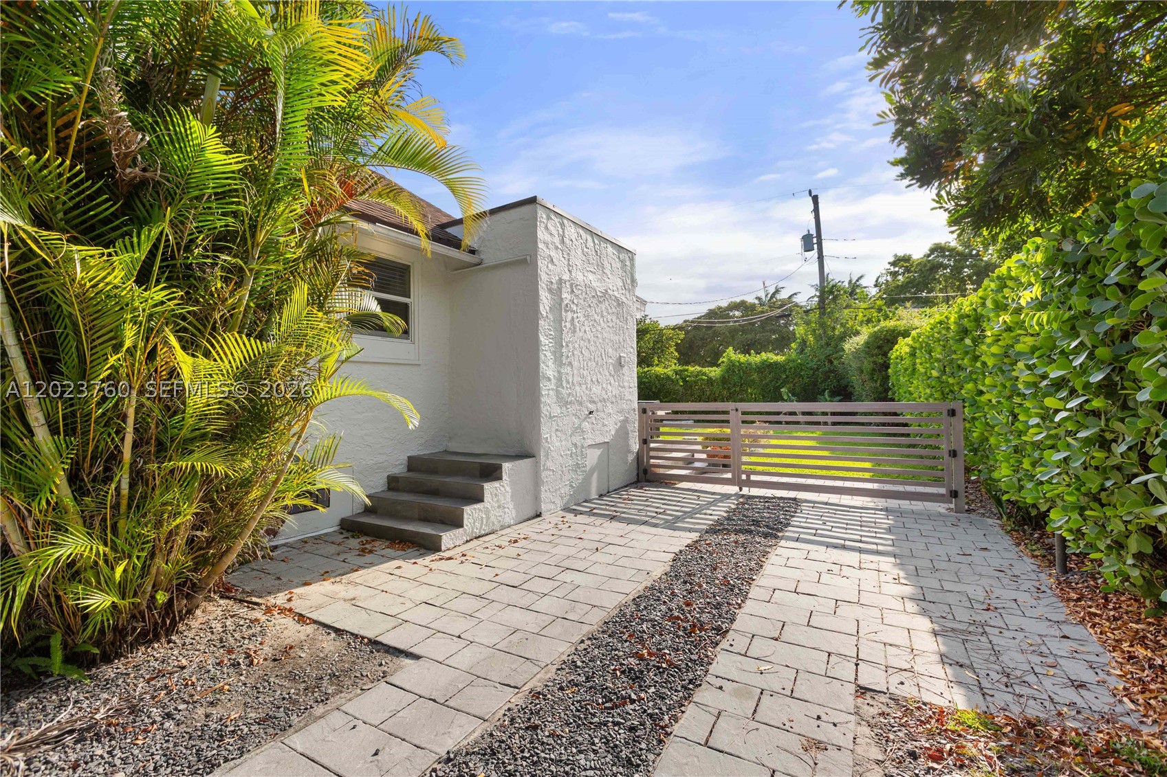 900 Tangier St, Coral Gables FL 33134