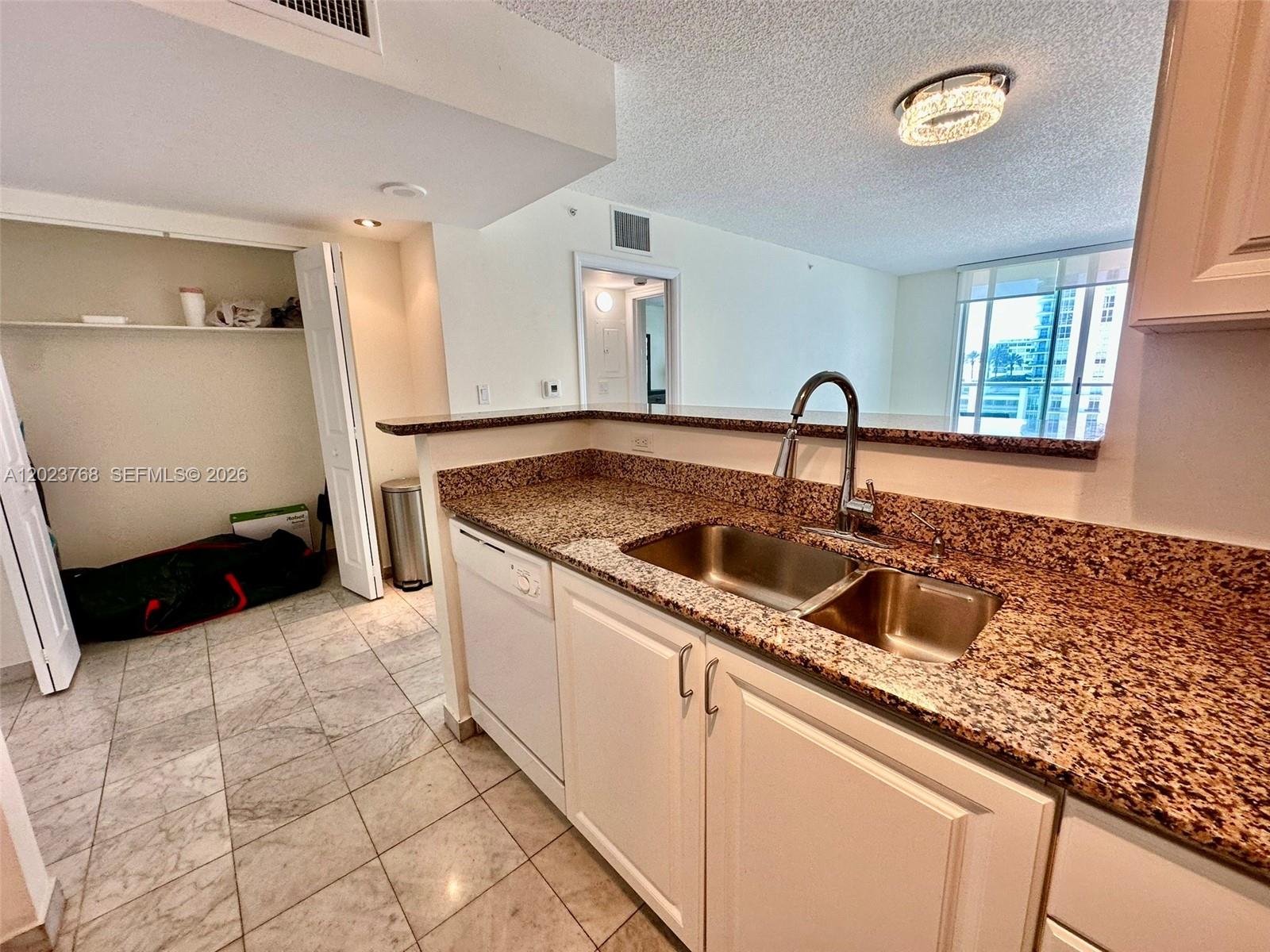 1155 Brickell Bay Dr #905, Miami FL 33131