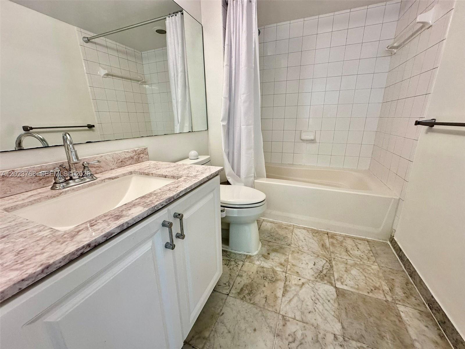 1155 Brickell Bay Dr #905, Miami FL 33131