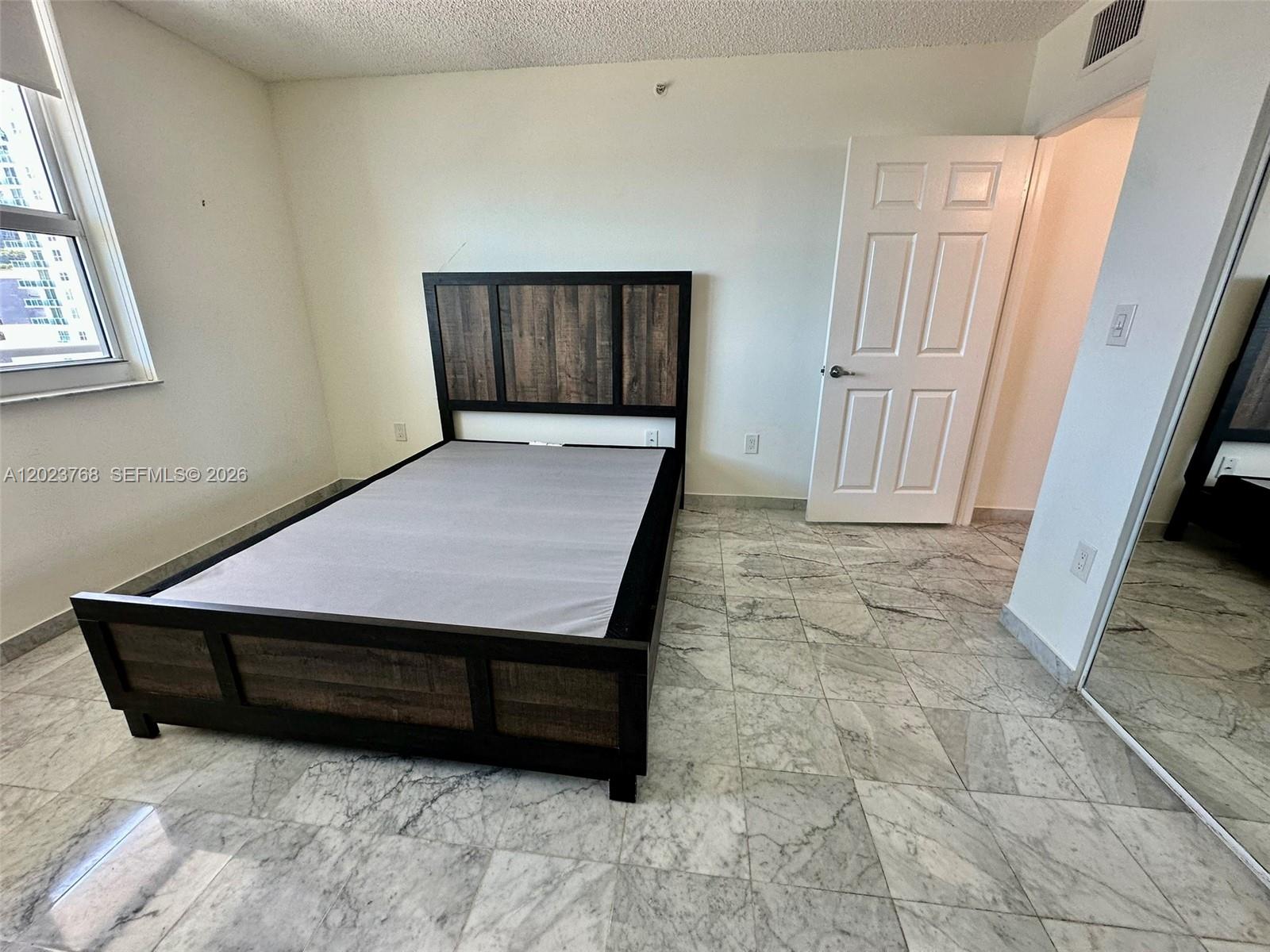 1155 Brickell Bay Dr #905, Miami FL 33131