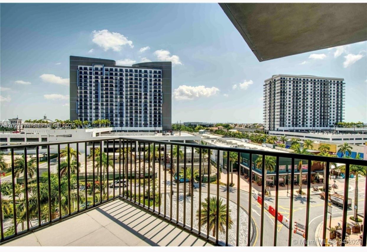 5300 Paseo Blvd   Unit 401 #401, Doral FL 33166