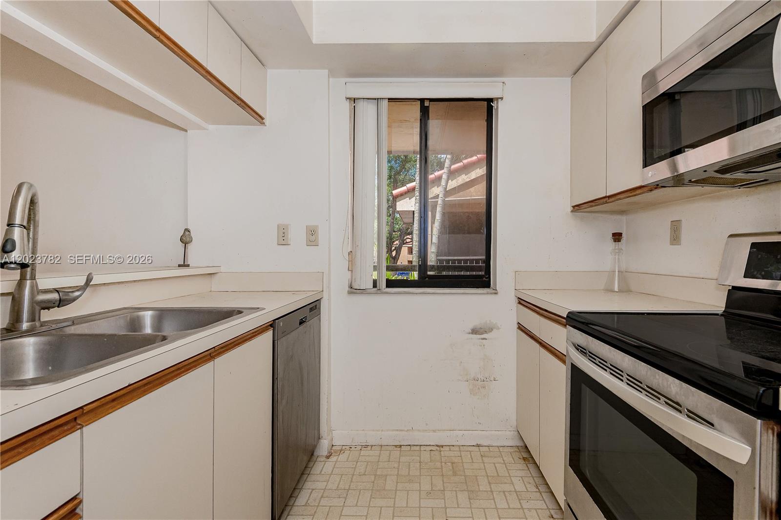 15525 N Miami Lakeway N #205-8, Miami Lakes FL 33014