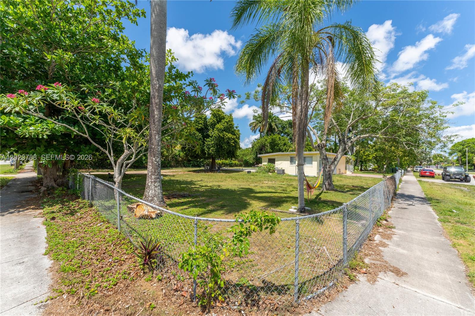 329 NW 13th St, Homestead FL 33030