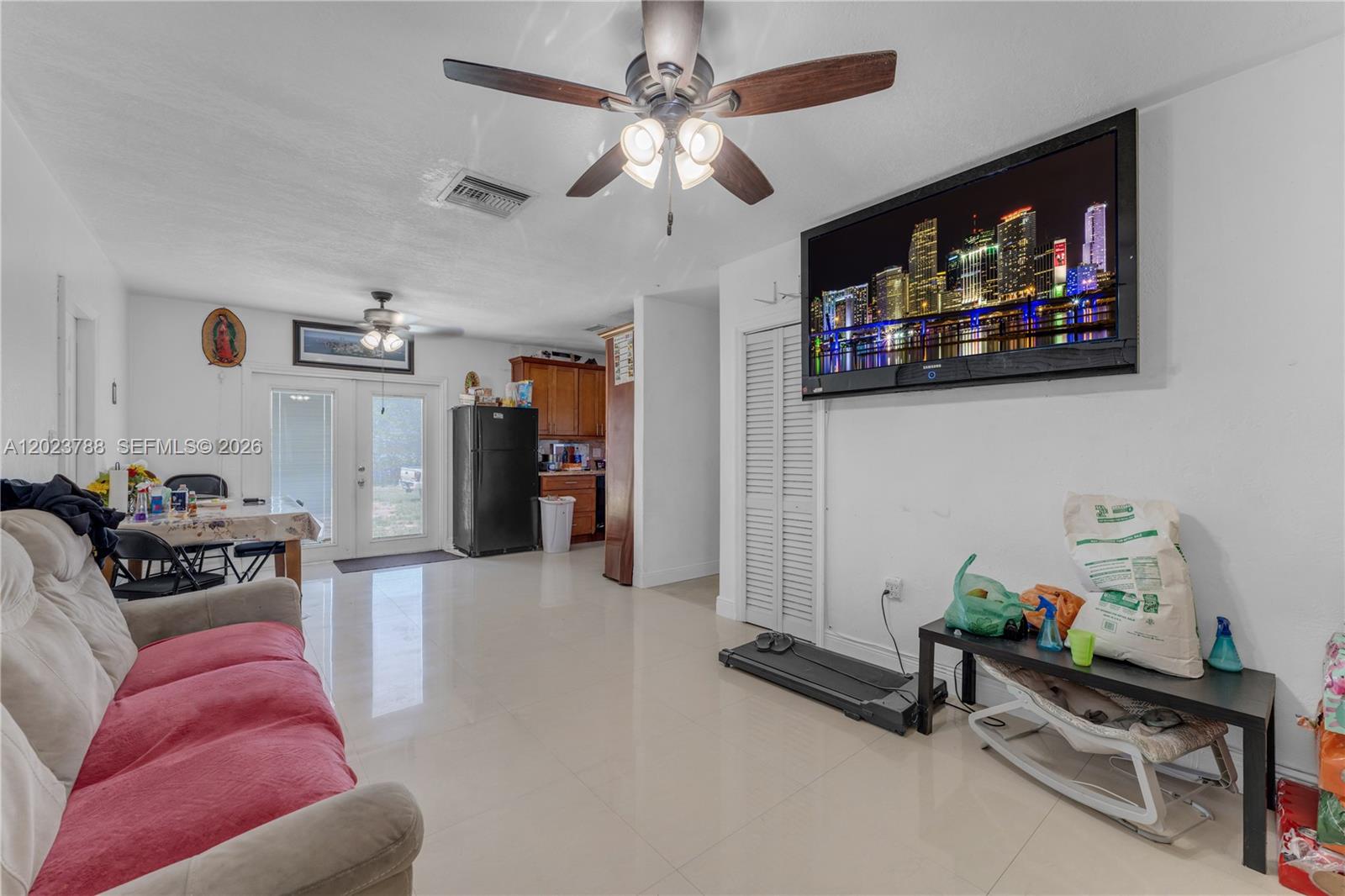 329 NW 13th St, Homestead FL 33030