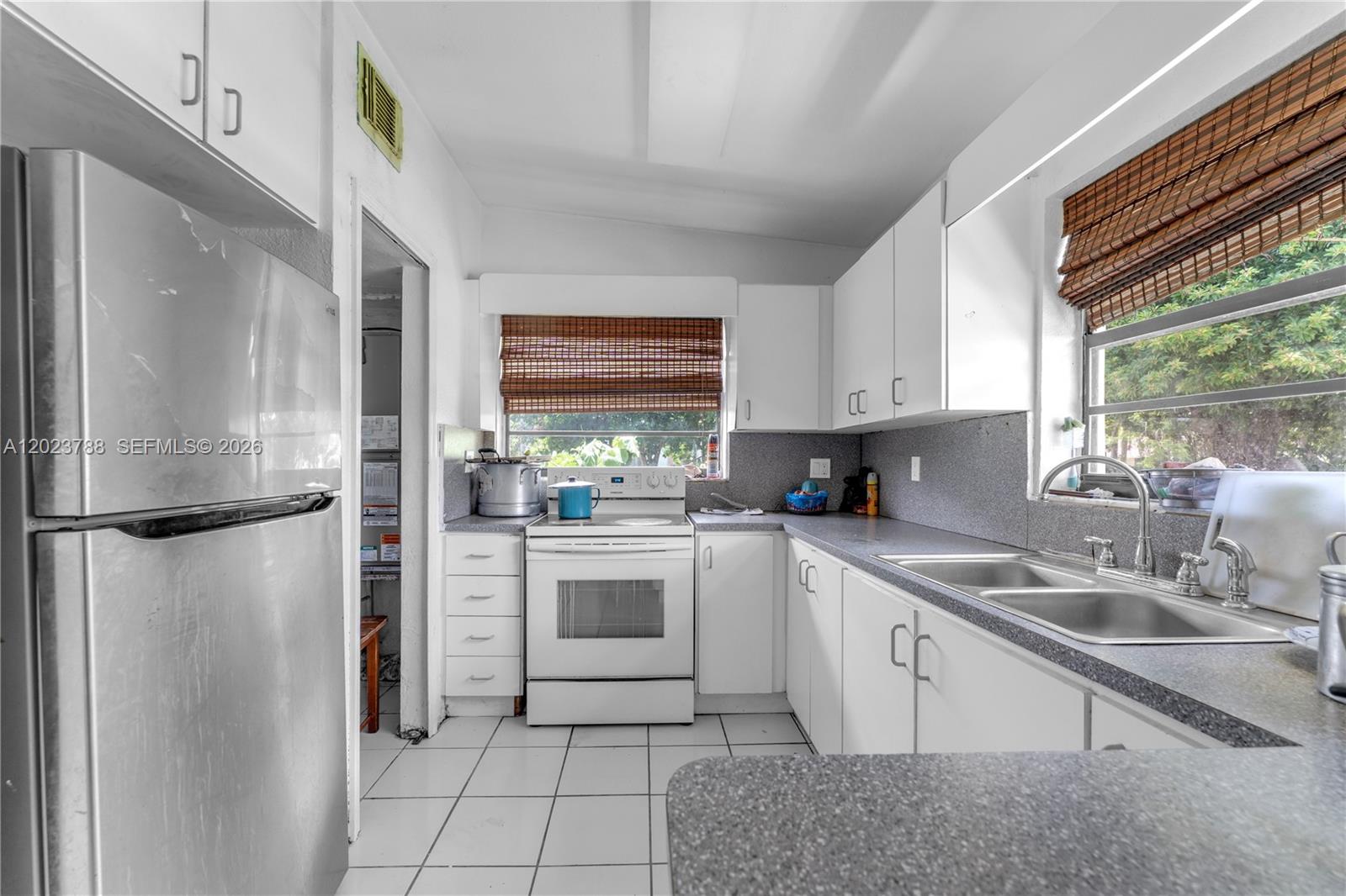 329 NW 13th St, Homestead FL 33030