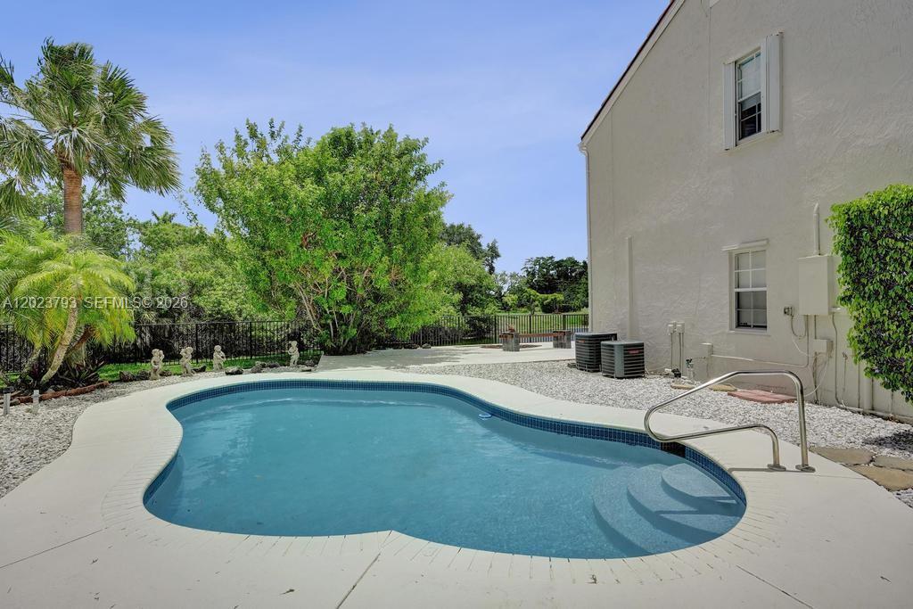 21461 Sawmill Ct, Boca Raton FL 33498
