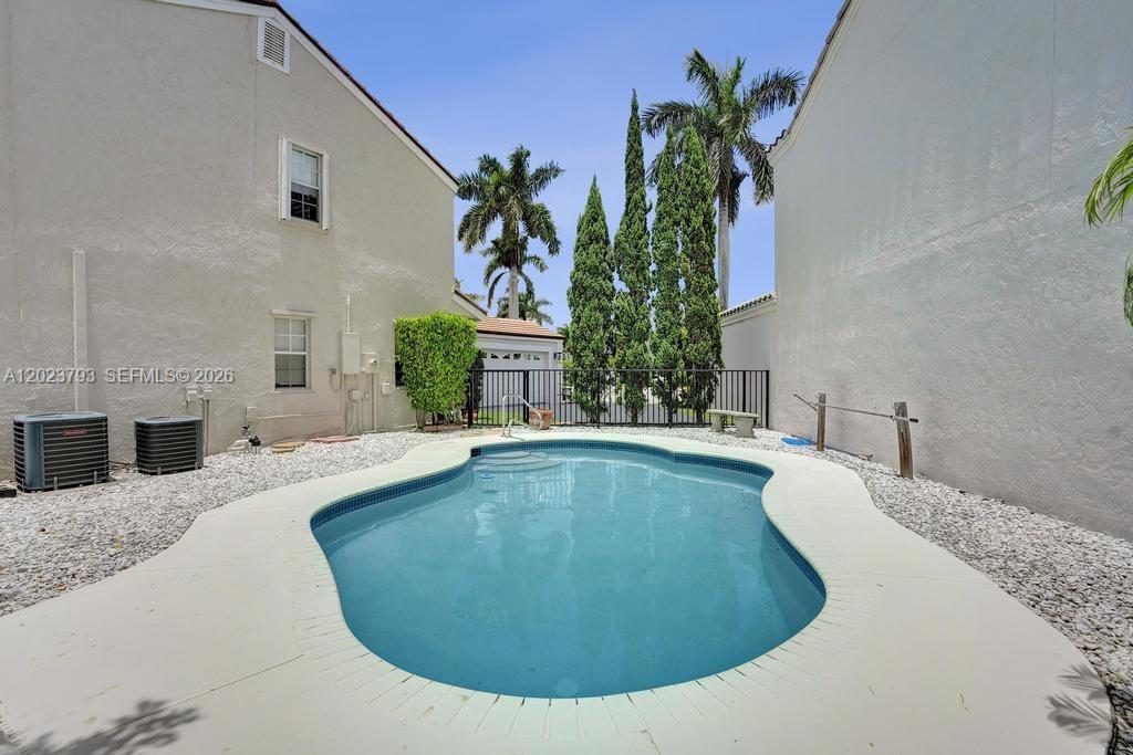 21461 Sawmill Ct, Boca Raton FL 33498