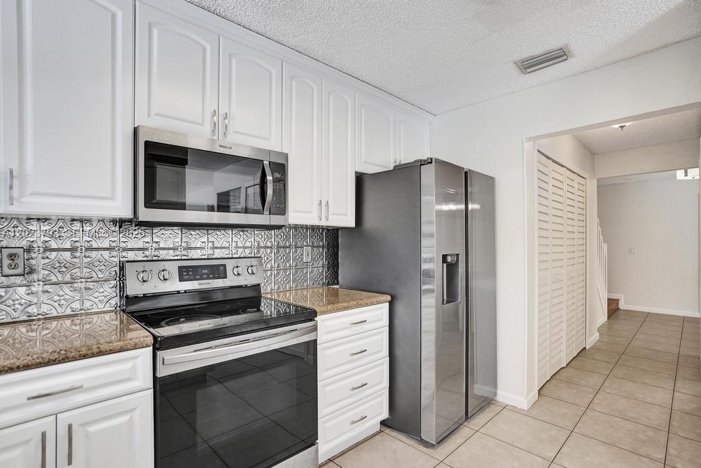 21461 Sawmill Ct, Boca Raton FL 33498