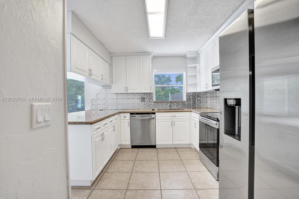21461 Sawmill Ct, Boca Raton FL 33498