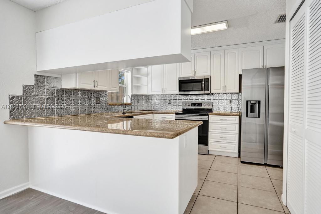 21461 Sawmill Ct, Boca Raton FL 33498