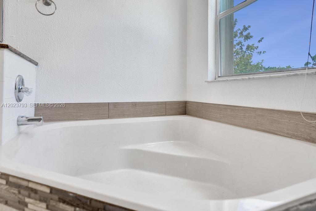 21461 Sawmill Ct, Boca Raton FL 33498