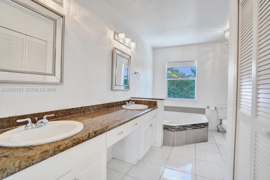 21461 Sawmill Ct, Boca Raton FL 33498