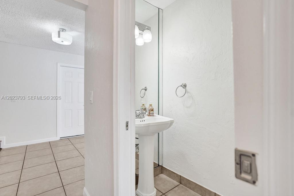 21461 Sawmill Ct, Boca Raton FL 33498