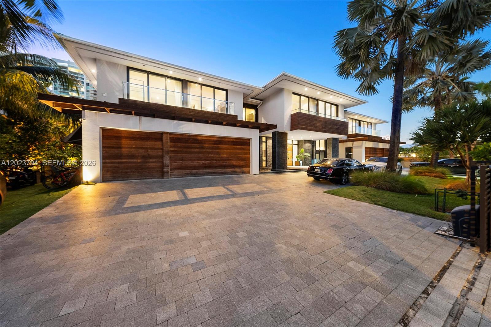 385 Centre Is, Golden Beach FL 33160