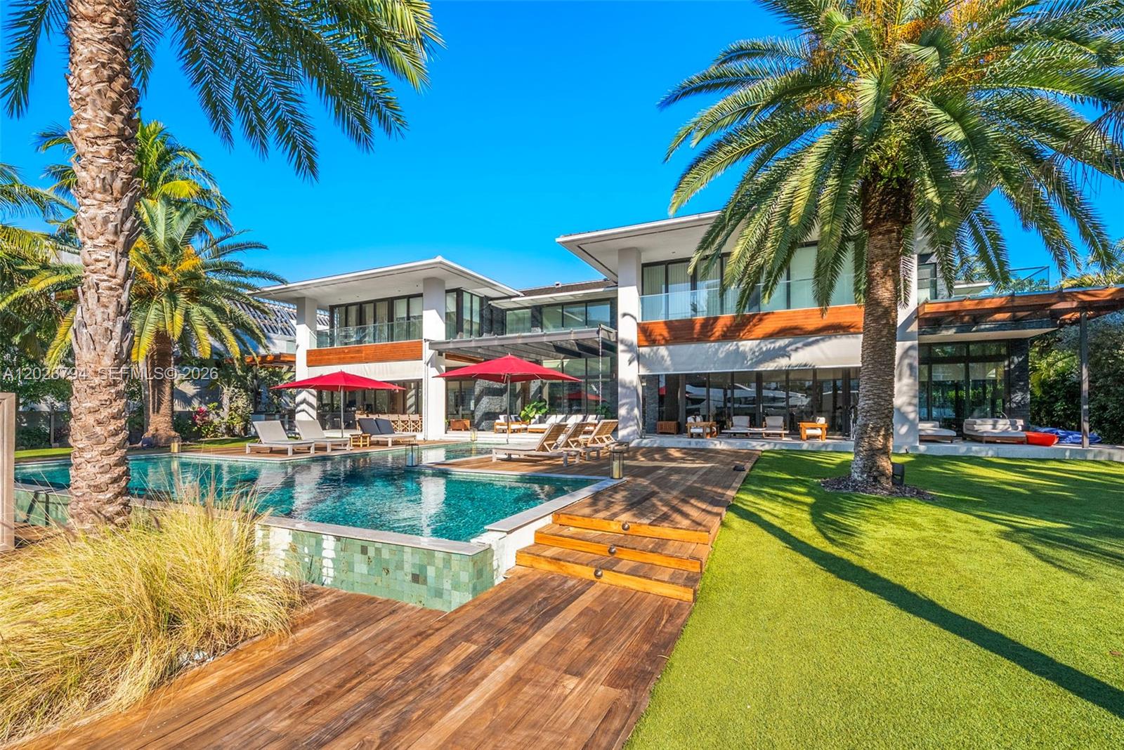 385 Centre Is, Golden Beach FL 33160