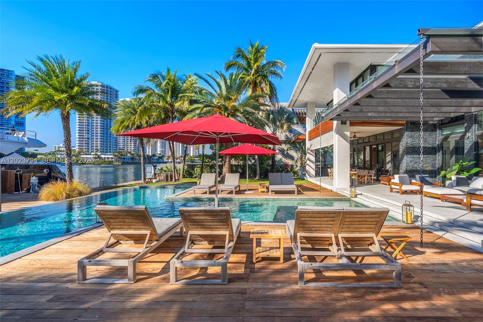385 Centre Is, Golden Beach FL 33160