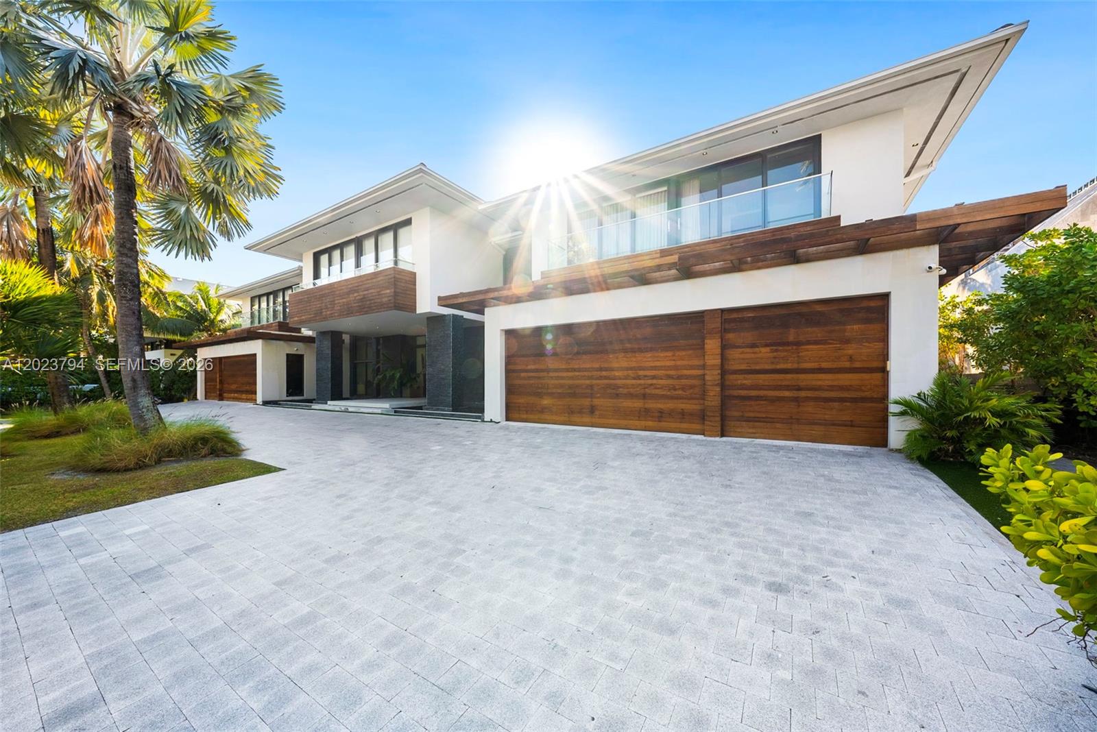 385 Centre Is, Golden Beach FL 33160