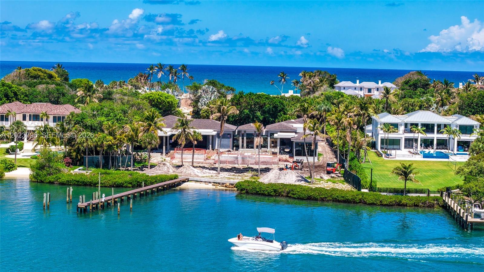 508 S Beach Rd, Jupiter Island FL 33455