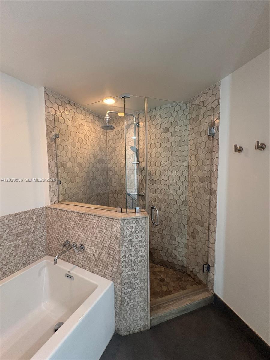 55 SE 6th St #1710, Miami FL 33131