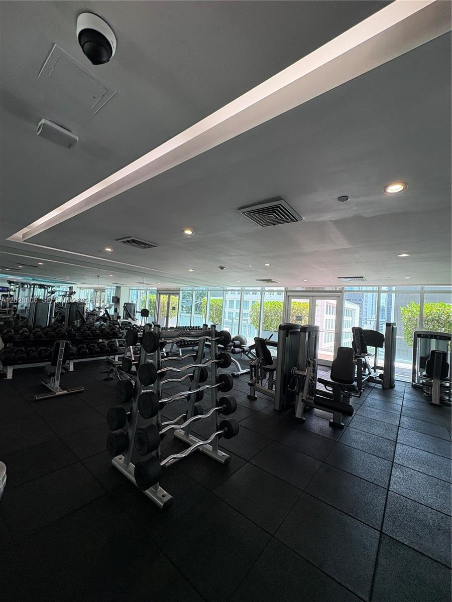 55 SE 6th St #1710, Miami FL 33131