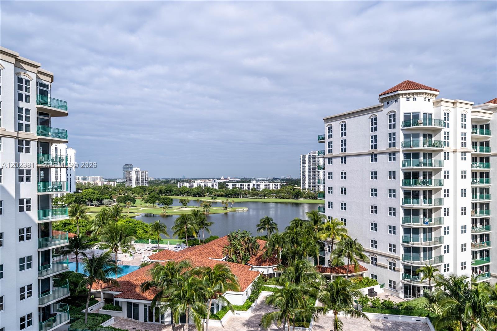 19900 E Country Club Dr #1120, Aventura FL 33180