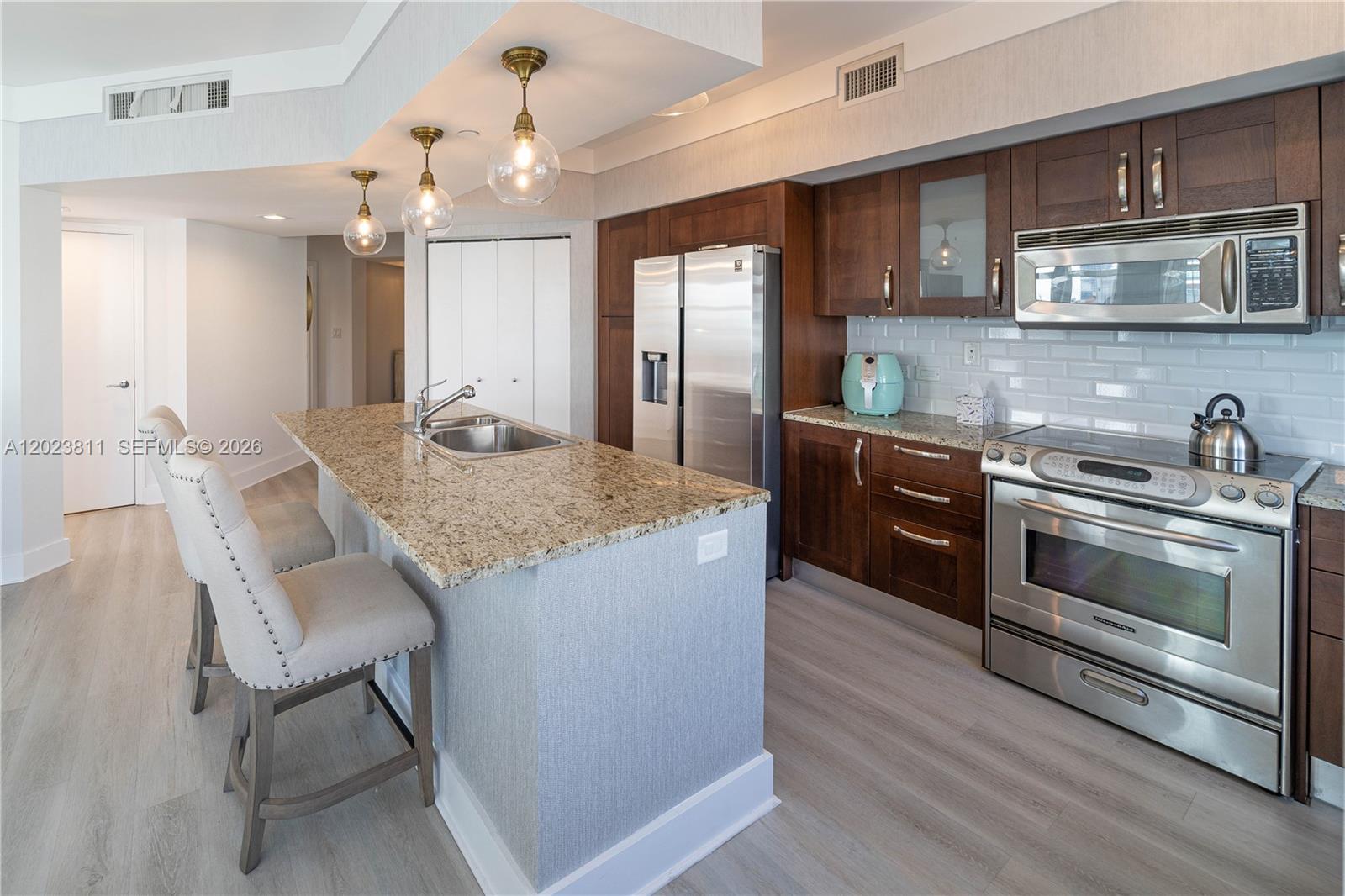 19900 E Country Club Dr #1120, Aventura FL 33180