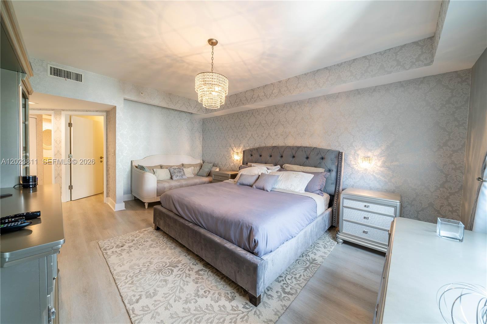 19900 E Country Club Dr #1120, Aventura FL 33180
