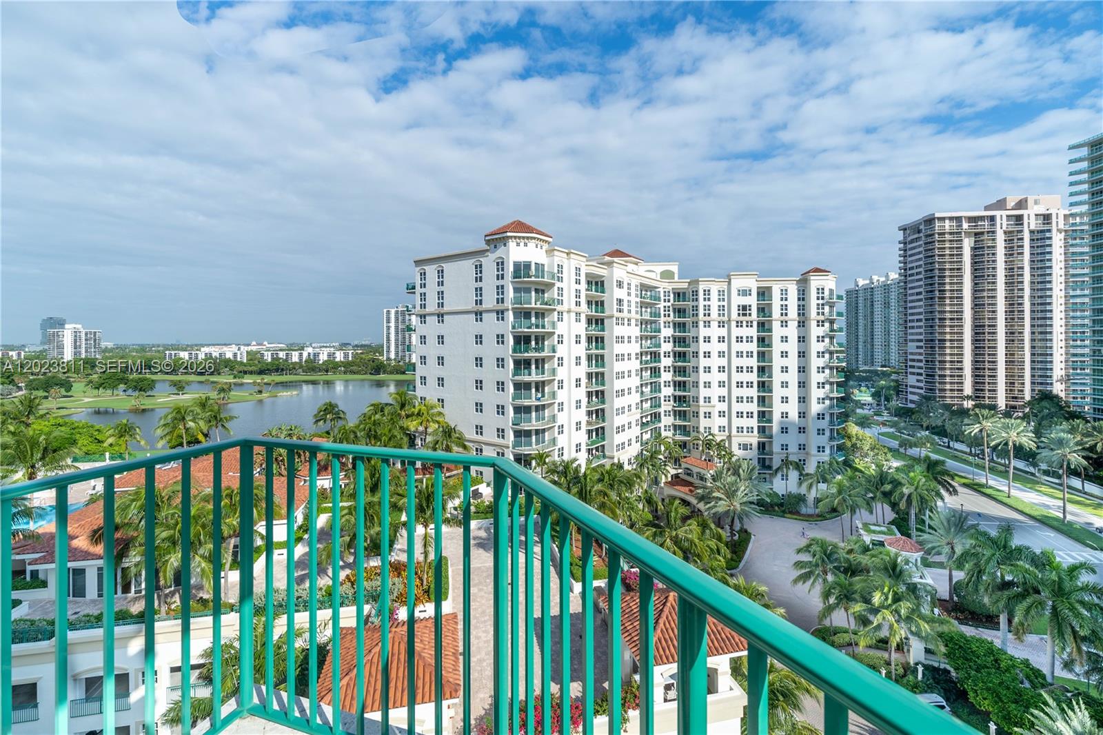 19900 E Country Club Dr #1120, Aventura FL 33180