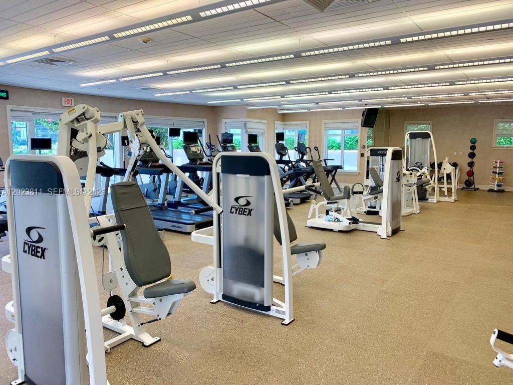 19900 E Country Club Dr #1120, Aventura FL 33180