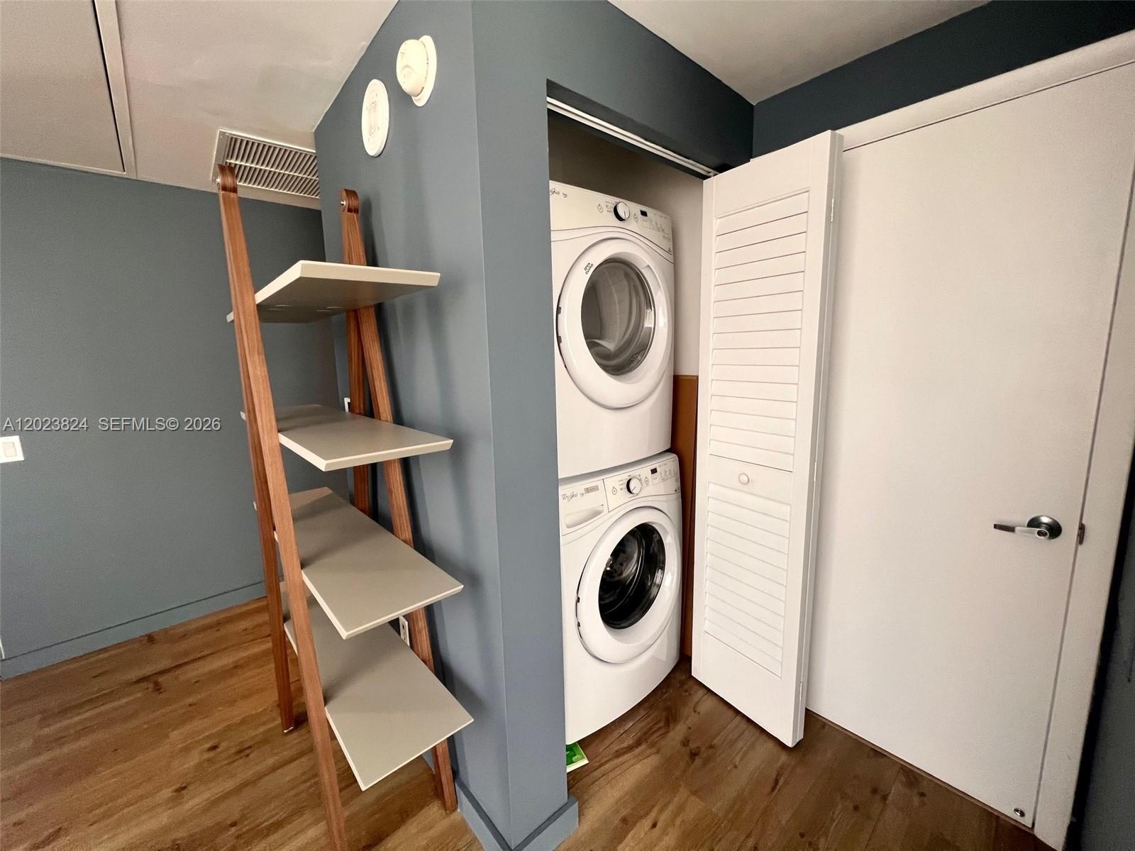 151 SE 1st St #810, Miami FL 33131