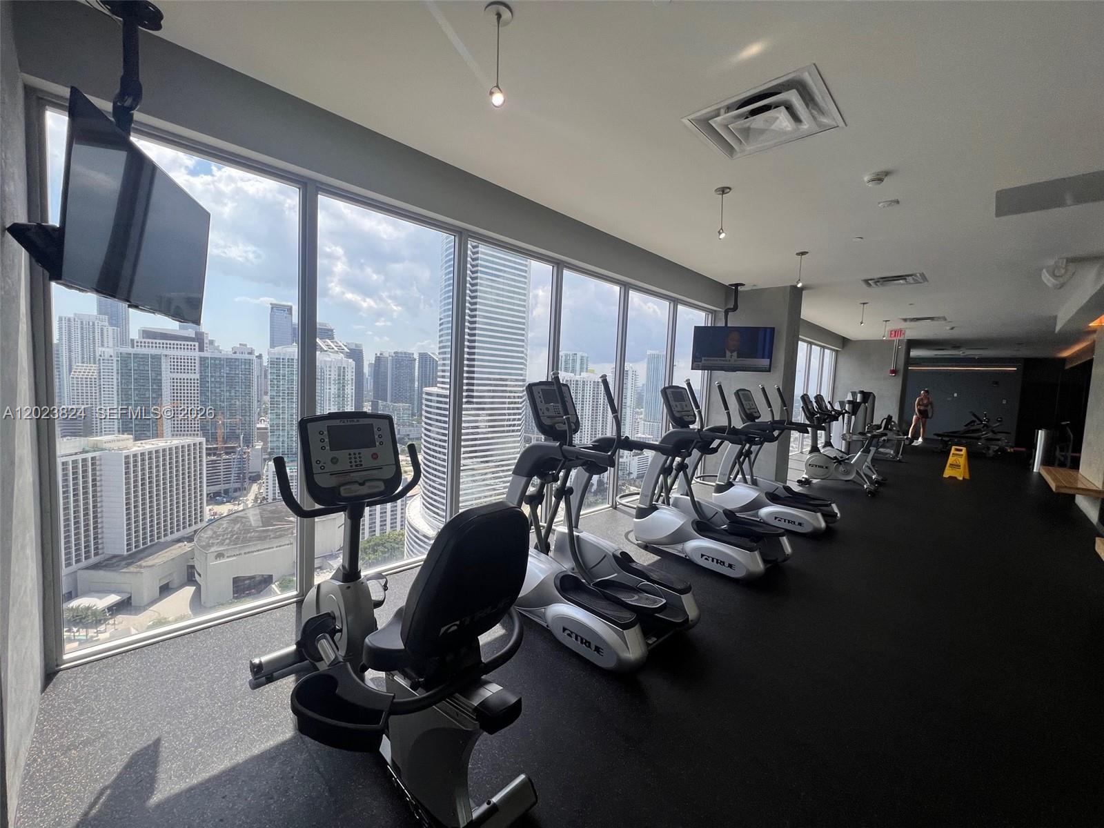 151 SE 1st St #810, Miami FL 33131