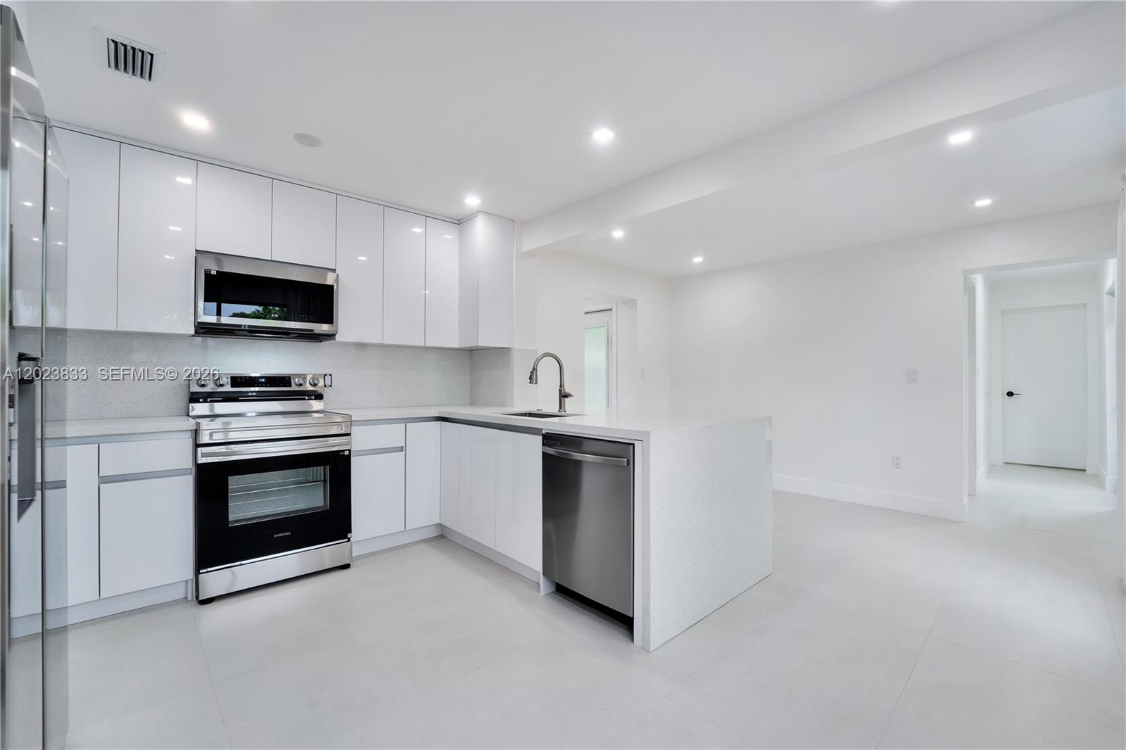6566 SW 35th St, Miami FL 33155