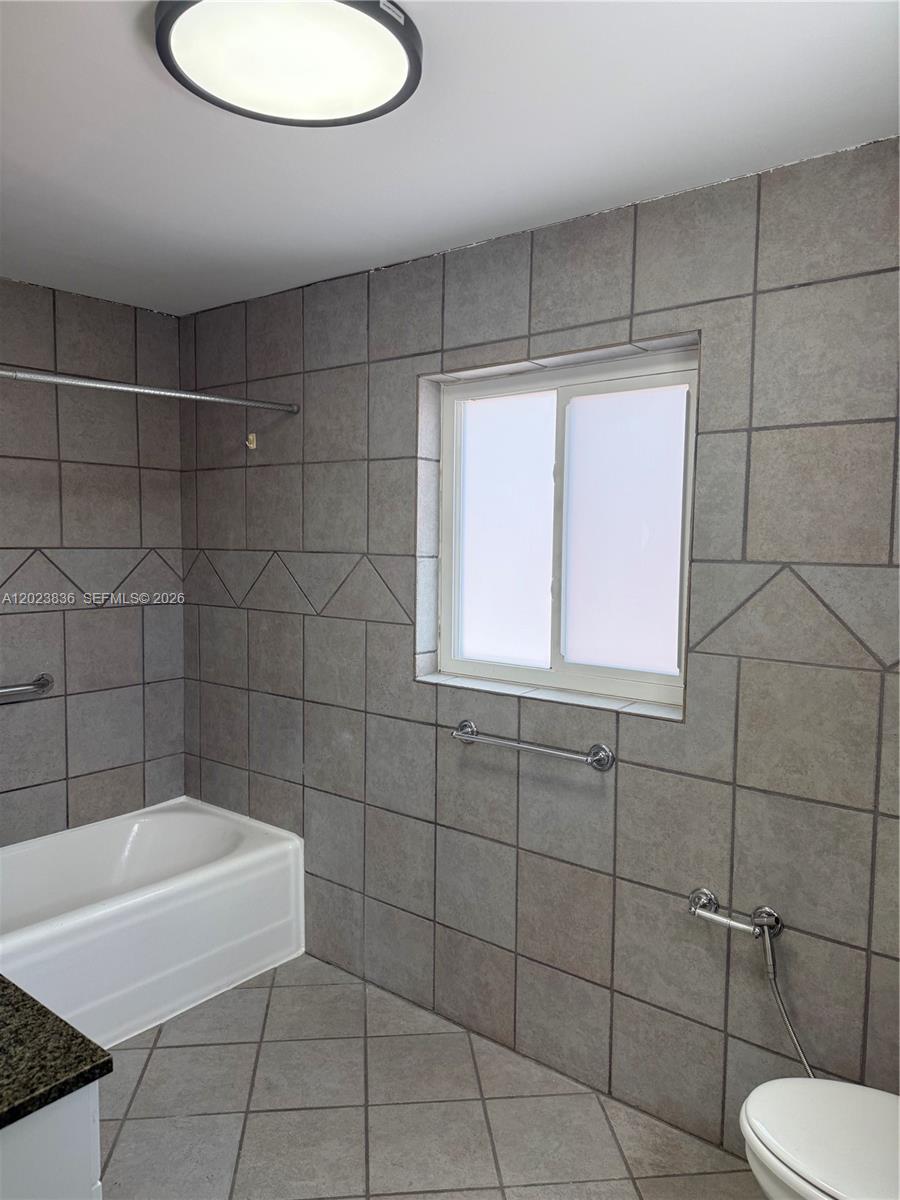 6312 Alton Rd, Miami Beach FL 33141