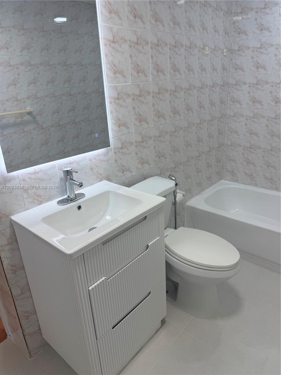 6312 Alton Rd, Miami Beach FL 33141