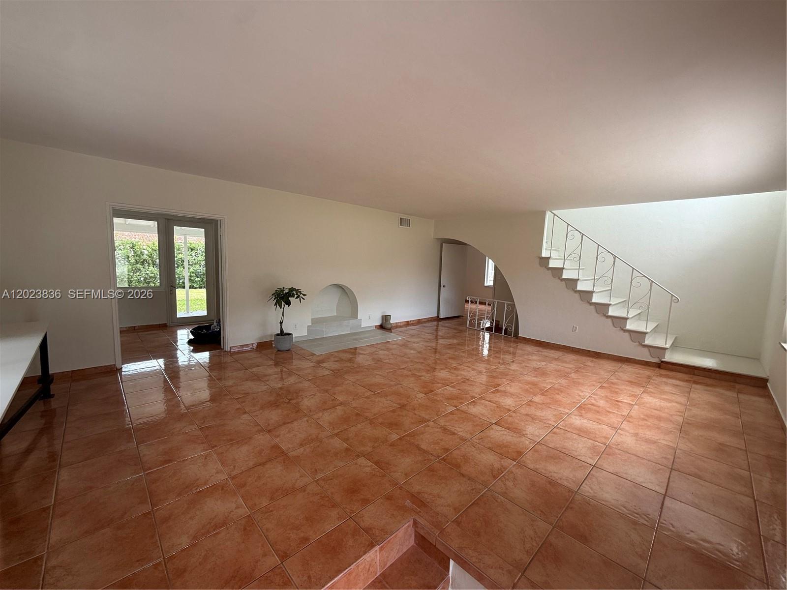 6312 Alton Rd, Miami Beach FL 33141