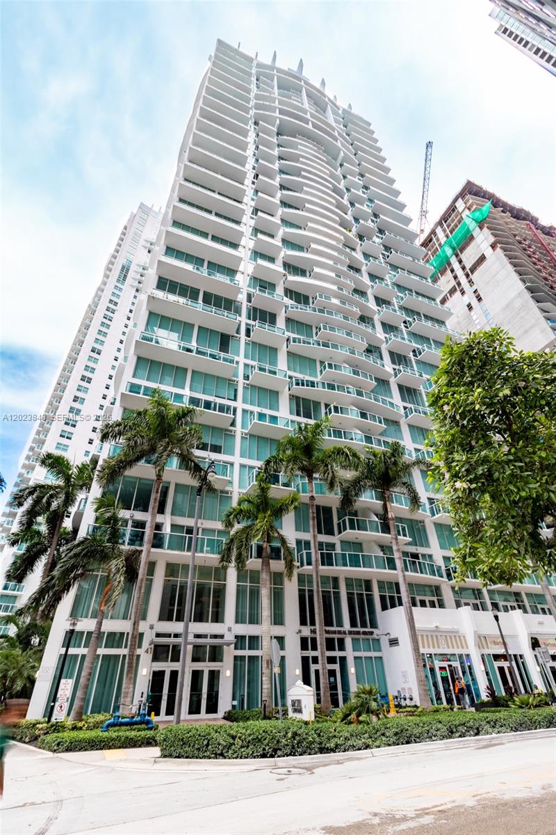 41 SE 5th St #2411, Miami FL 33131