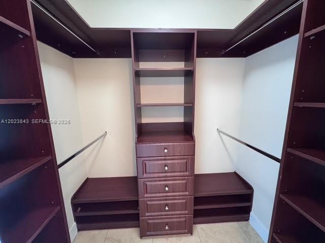 41 SE 5th St #2411, Miami FL 33131