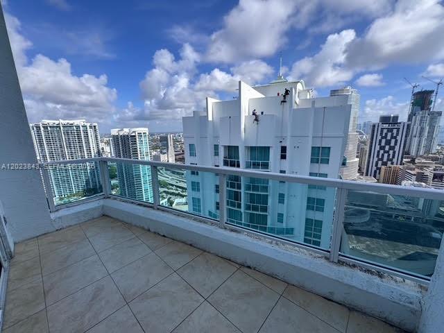 41 SE 5th St #2411, Miami FL 33131