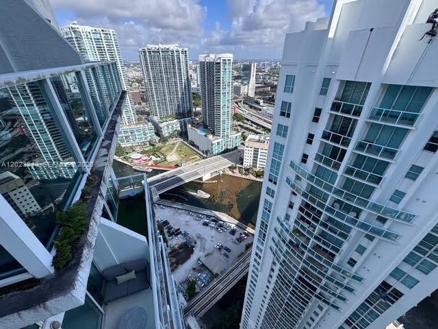 41 SE 5th St #2411, Miami FL 33131