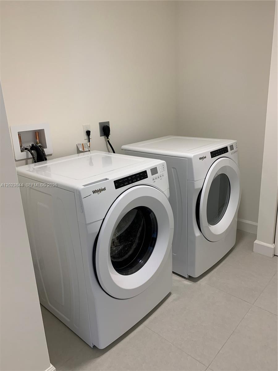 5350 NW 84 Ave #1601, Doral FL 33166