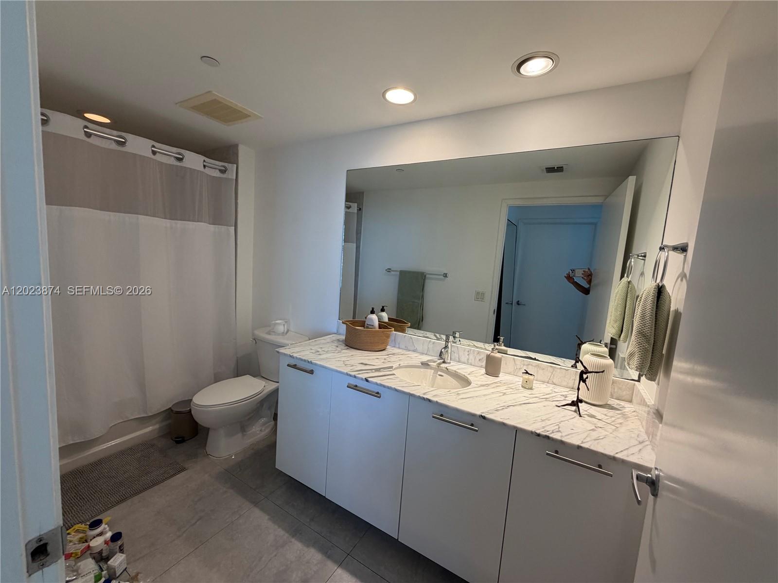 951 Brickell Ave #2006, Miami FL 33131