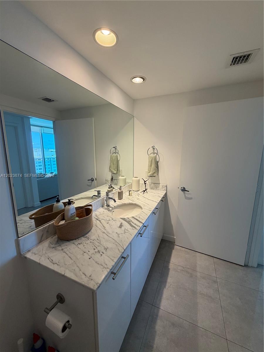 951 Brickell Ave #2006, Miami FL 33131