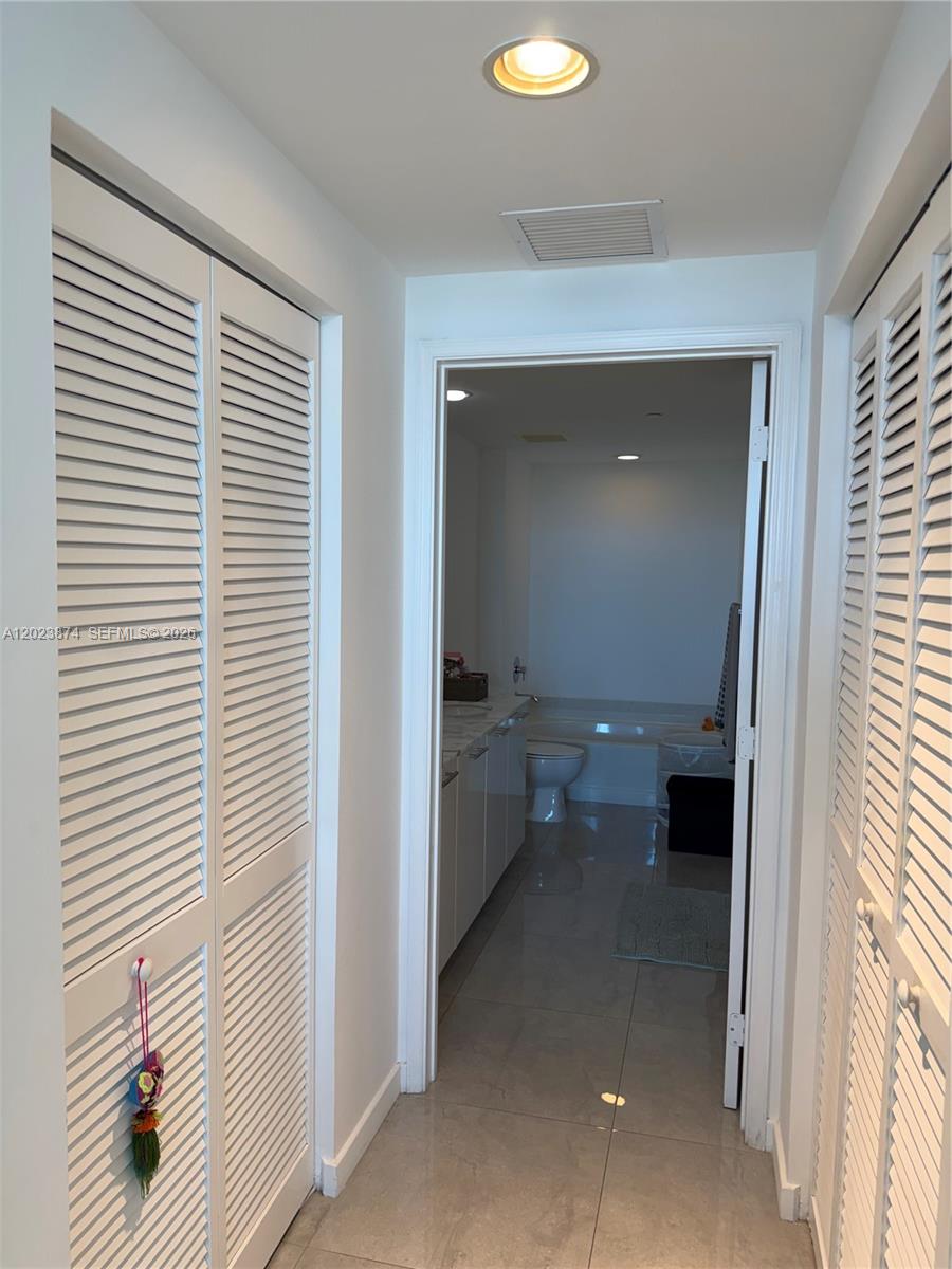 951 Brickell Ave #2006, Miami FL 33131